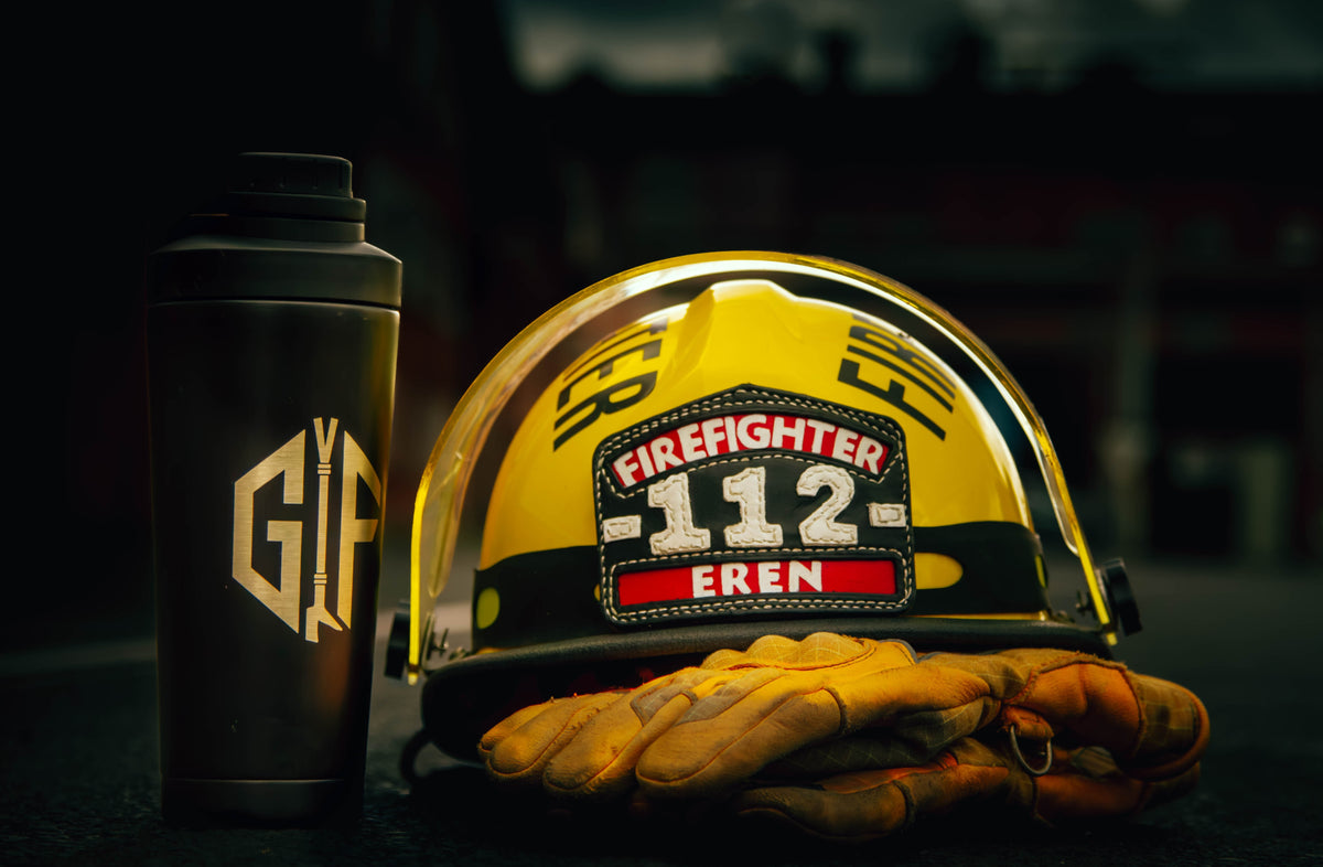 Gemeinsam im Feuer – Thermoflasche (Schwarz/Rot)